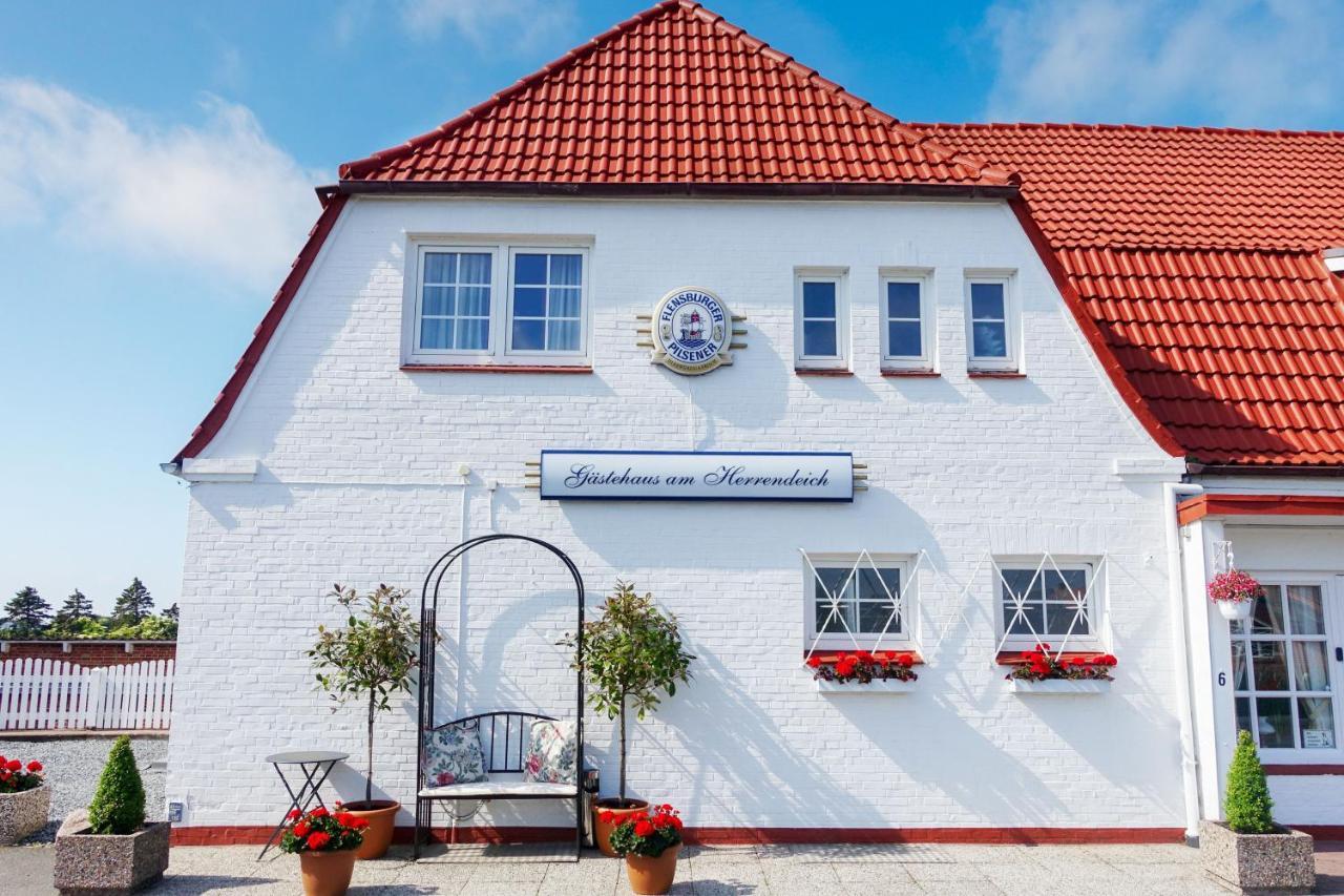 Hotel Gaestehaus Am Herrendeich à Nordstrand Extérieur photo